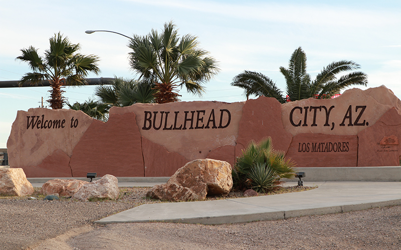 155 Lee Ave in Bullhead City, AZ - Foto de edificio