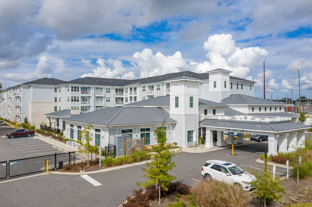 Overture West Ashley 55+ Active Adult Apartment Homes in Charleston, SC - Building Photo