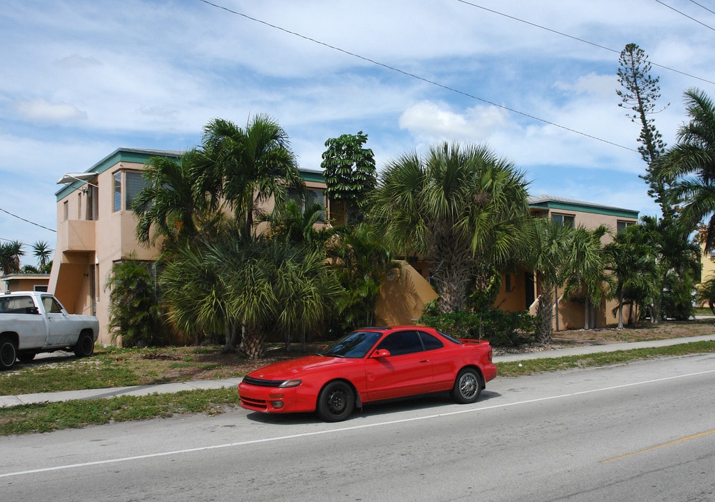 The Galleon in Hollywood, FL - Building Photo