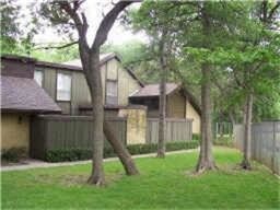 4622 Country Creek Dr-Unit -1195 in Dallas, TX - Building Photo