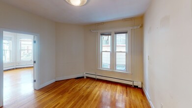 27 Falcon St, Unit 1 in Boston, MA - Building Photo - Building Photo