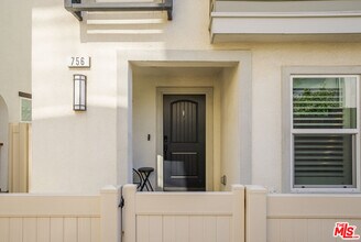 756 Daniel Freeman Cir in Inglewood, CA - Building Photo - Building Photo