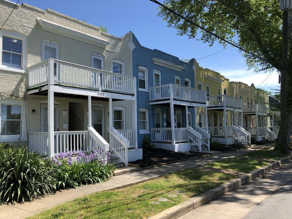 3216 O St in Richmond, VA - Foto de edificio