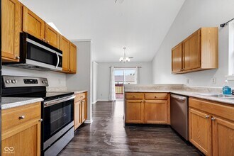 6626 Crossbridge Dr in Noblesville, IN - Building Photo - Building Photo