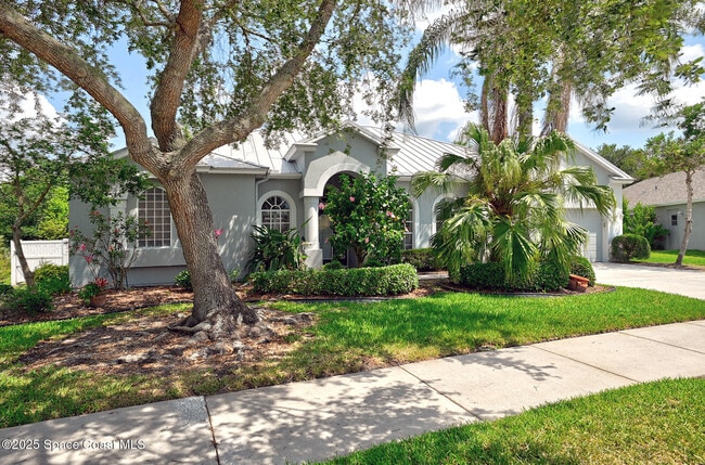 property at 943 Carriage Hill Rd