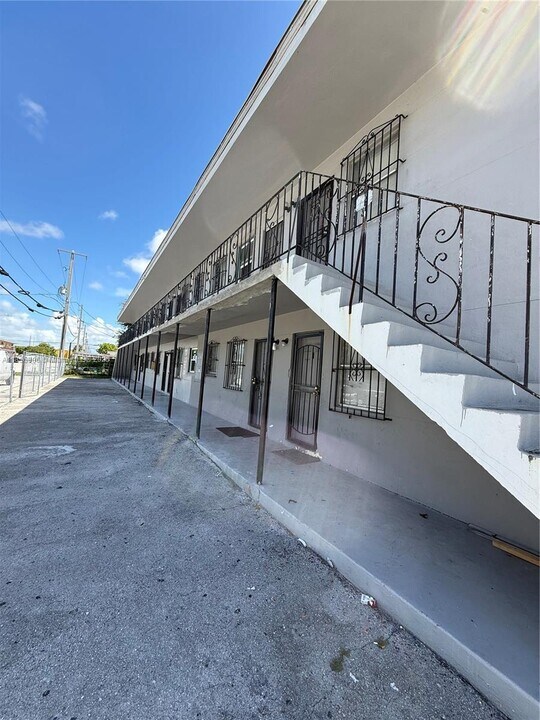 6901 NW 8th Ave in Miami, FL - Building Photo