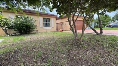 14332 SW 163rd St in Miami, FL - Building Photo - Building Photo