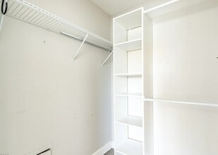 13703 Richmond Park Dr N, Unit 1507 in Jacksonville, FL - Building Photo - Building Photo