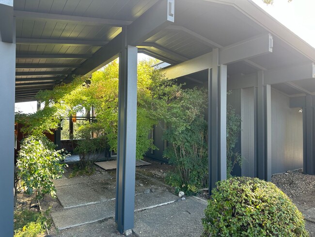 555 Tahos Rd in Orinda, CA - Building Photo - Building Photo