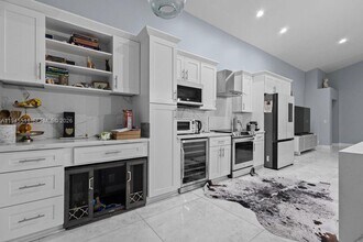 6952 NW 27th Ct in Margate, FL - Building Photo - Building Photo