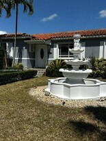 903 NE 111th St in Biscayne Park, FL - Building Photo