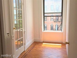 117 Bank St in New York, NY - Building Photo - Building Photo