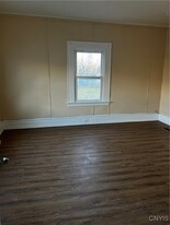 220 Midland Ave in Syracuse, NY - Building Photo