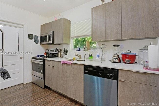 920 NW 22nd Ct in Miami, FL - Building Photo - Building Photo