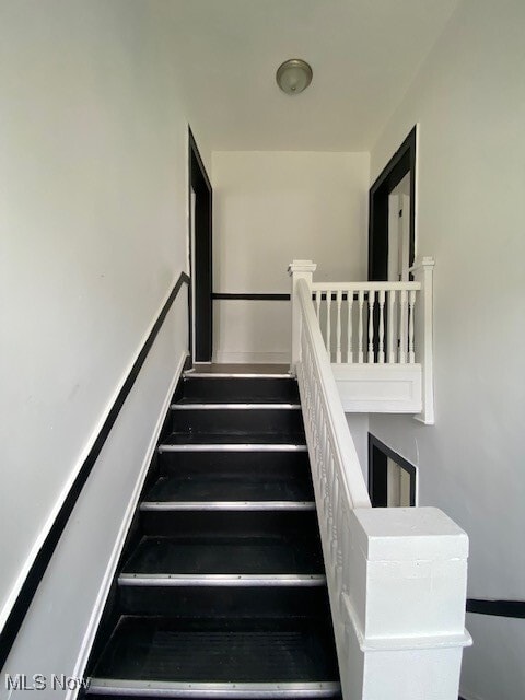 13517 Woodworth Ave in Cleveland, OH - Foto de edificio - Building Photo