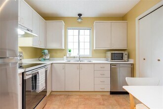 735 W 15th Ave in Vancouver, BC - Building Photo - Building Photo