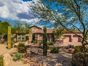 36651 N Porta Nuova Rd in Scottsdale, AZ - Building Photo - Building Photo