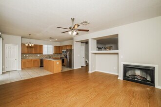 9535 Maxson Dr in Land O Lakes, FL - Foto de edificio - Building Photo