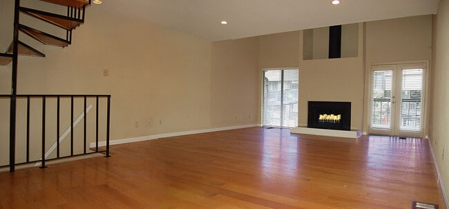 8710 Park Ln in Dallas, TX - Building Photo - Building Photo