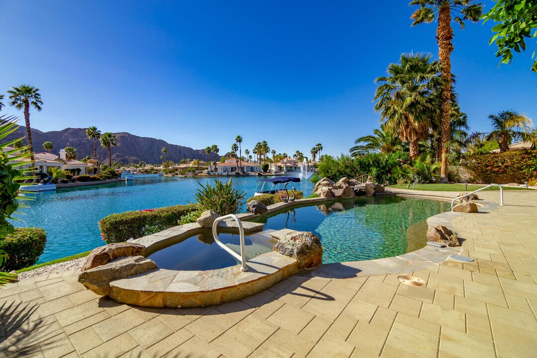 47545 Vía Florence in La Quinta, CA - Building Photo
