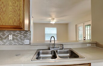 1212 Wahneta Ct in Kissimmee, FL - Building Photo - Building Photo