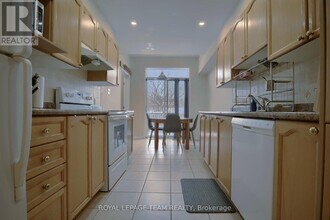 508 Aberfoyle Cir in Ottawa, ON - Building Photo - Building Photo