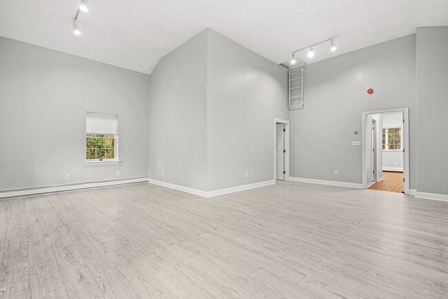 460 Worcester St in Wellesley, MA - Building Photo - Building Photo