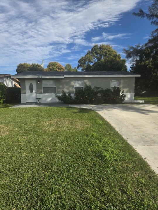 309 NW 6th Ave in Delray Beach, FL - Building Photo