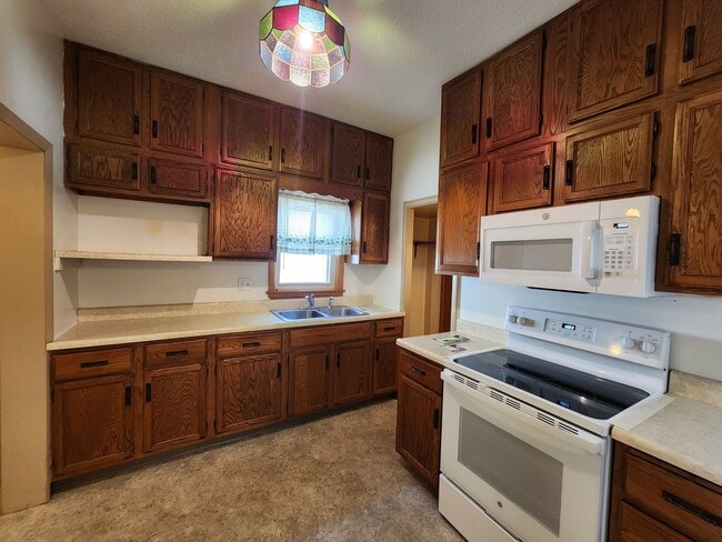 907 S Walts Ave in Sioux Falls, SD - Foto de edificio - Building Photo