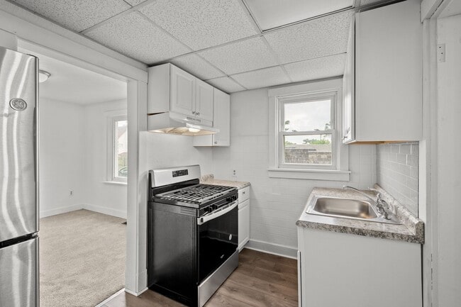 property at 1920 Pallas St
