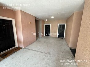 6627 Queens Borough Ave in Orlando, FL - Building Photo - Building Photo