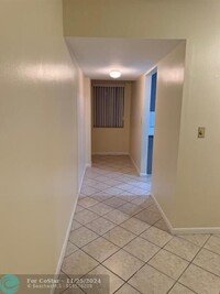 11234 Taft St in Pembroke Pines, FL - Building Photo - Building Photo