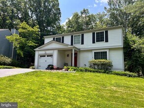 5925 Vernons Oak Ct in Burke, VA - Building Photo - Building Photo