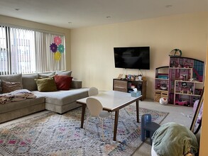 49 Harvard Ave in Brookline, MA - Building Photo - Building Photo