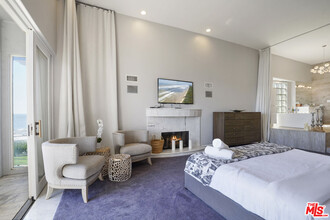 11834 Pacific Coast Hwy in Malibu, CA - Building Photo - Building Photo