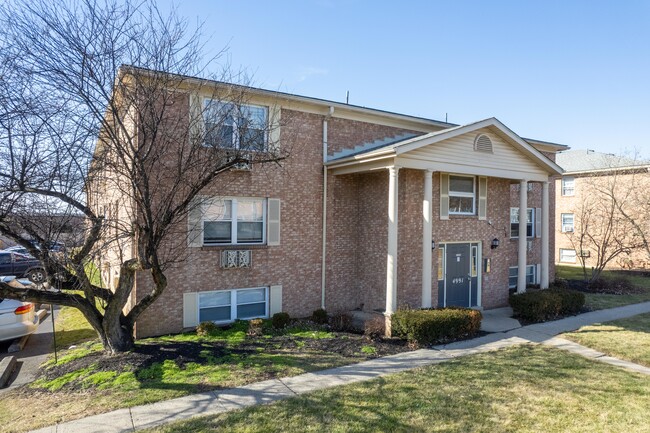 The Flats of Clintonville in Columbus, OH - Building Photo - Building Photo