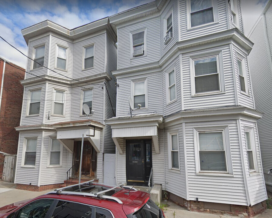 19 Morris St, Unit 2 in Boston, MA - Building Photo