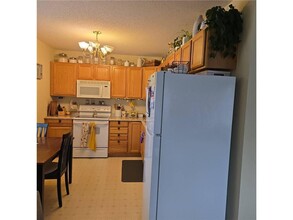 1613 County Rd D E in Maplewood, MN - Building Photo - Building Photo