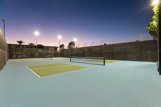 Madison Park in Anaheim, CA - Foto de edificio - Building Photo