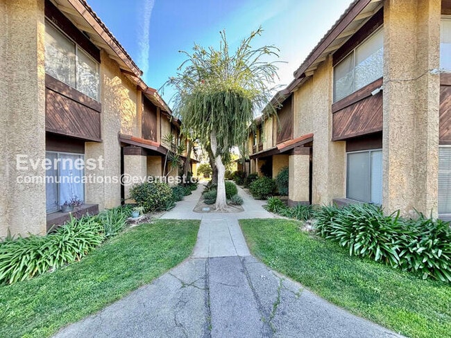 8347 Burnet Ave in Los Angeles, CA - Building Photo - Building Photo