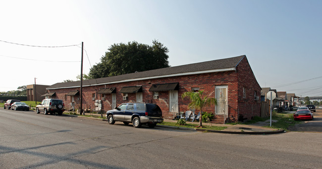 1001 Newton St in New Orleans, LA - Foto de edificio - Building Photo