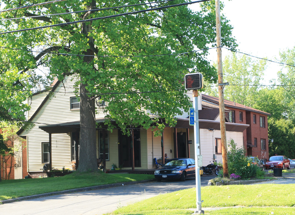 2035 E Genesee St in Syracuse, NY - Building Photo