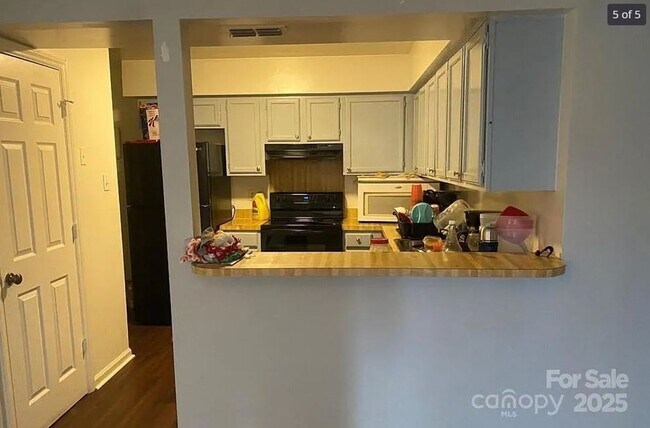 5718 Dockside Dr in Charlotte, NC - Building Photo - Building Photo