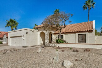 7608 W McRae Way in Glendale, AZ - Building Photo - Building Photo