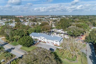 1122 25th St, Unit 3 in Vero Beach, FL - Building Photo - Building Photo