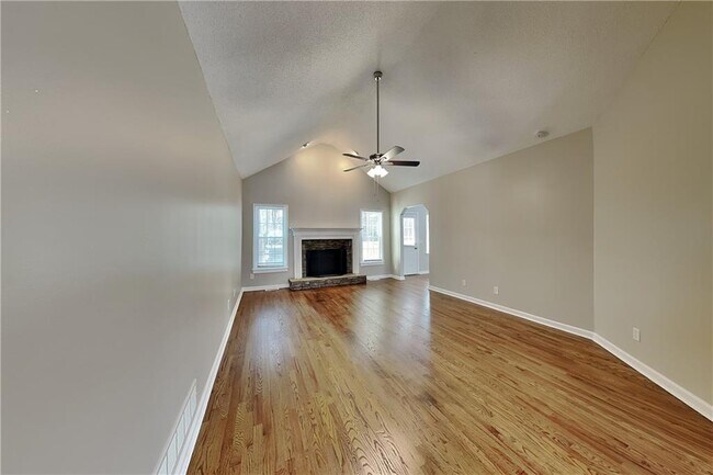 411 Saddle Brooke Dr in Dallas, GA - Building Photo - Building Photo