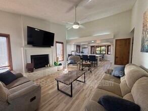 2340 N Plateau Dr in Flagstaff, AZ - Building Photo - Building Photo