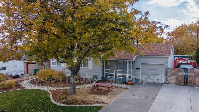 1060 Whitaker Dr in Reno, NV - Building Photo - Building Photo