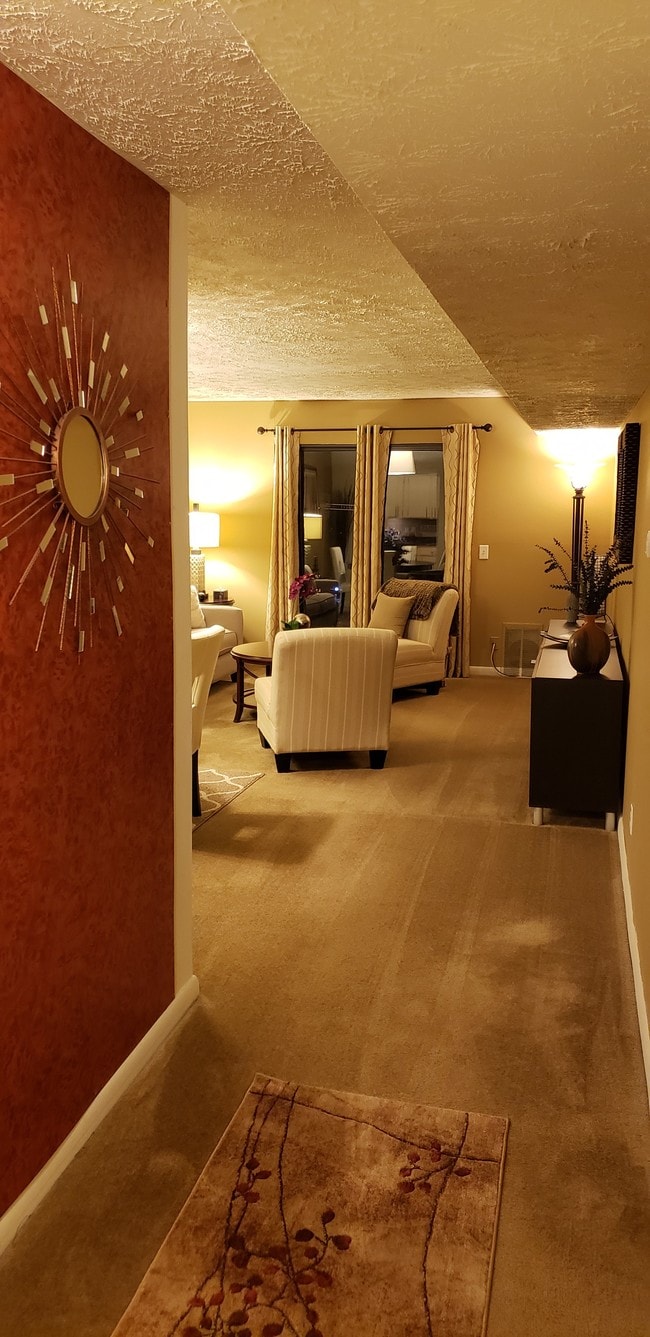 Hilltop Terrace Apartments!!! Amazing rental! in West Haven, CT - Building Photo - Building Photo