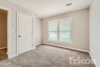 5313 Larewood Dr in Charlotte, NC - Building Photo - Building Photo